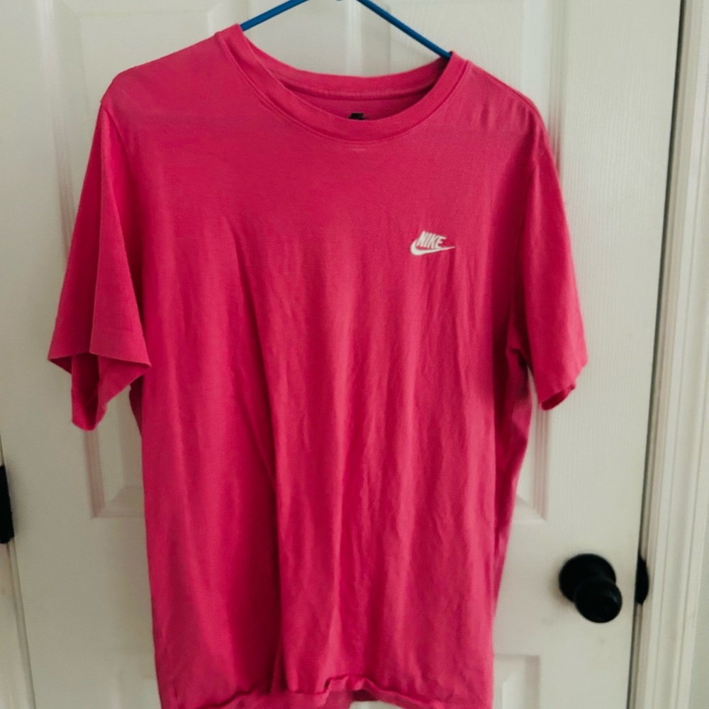 Nike Men's Vibrant Pink Short Sleeve Tee